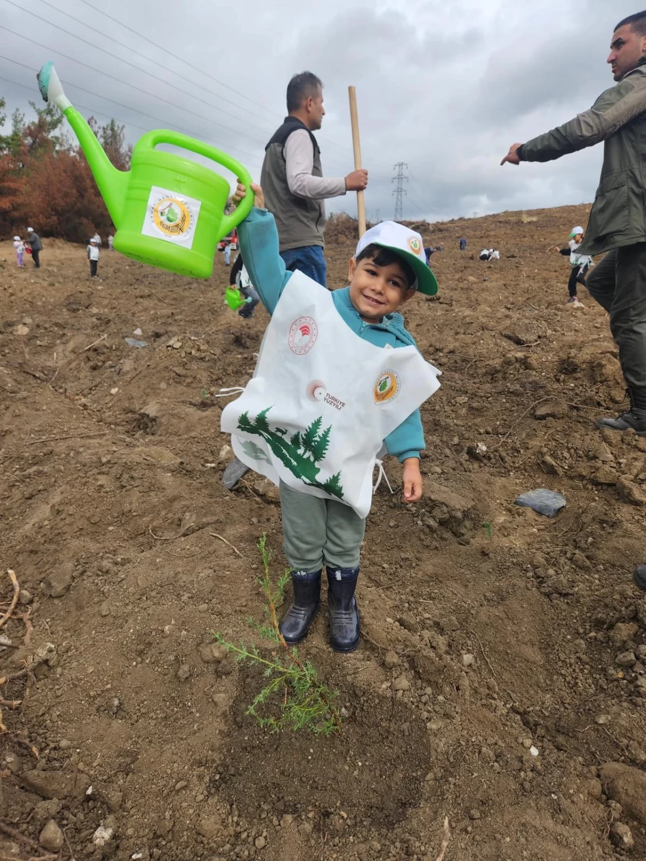21 Mart Dünya Ormancılık Gününde Fidan Dağıtımı