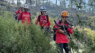 Ayağı Kırık Oğlak ve Annesi Dağcı Operasyonu İle Kurtarıldı